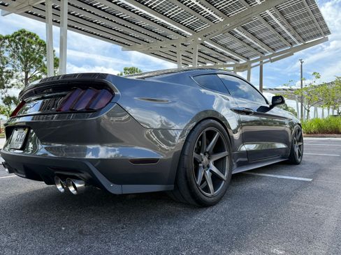 Used 2017 Ford Mustang GT w/ GT Performance Package image 13