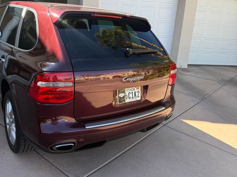 Used 2008 Porsche Cayenne Sport Utility 4D image 2