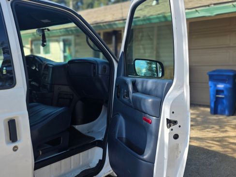 Used 2001 Chevrolet Astro image 9