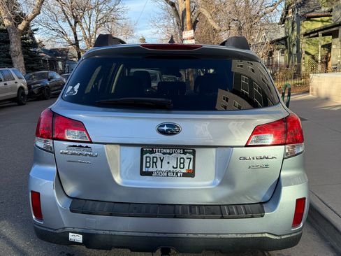 Used 2014 Subaru Outback 2.5i Premium image 9