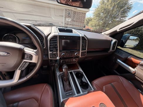 Used 2019 Ford F150 King Ranch w/ Equipment Group 601A Luxury AWD/4WD image 10