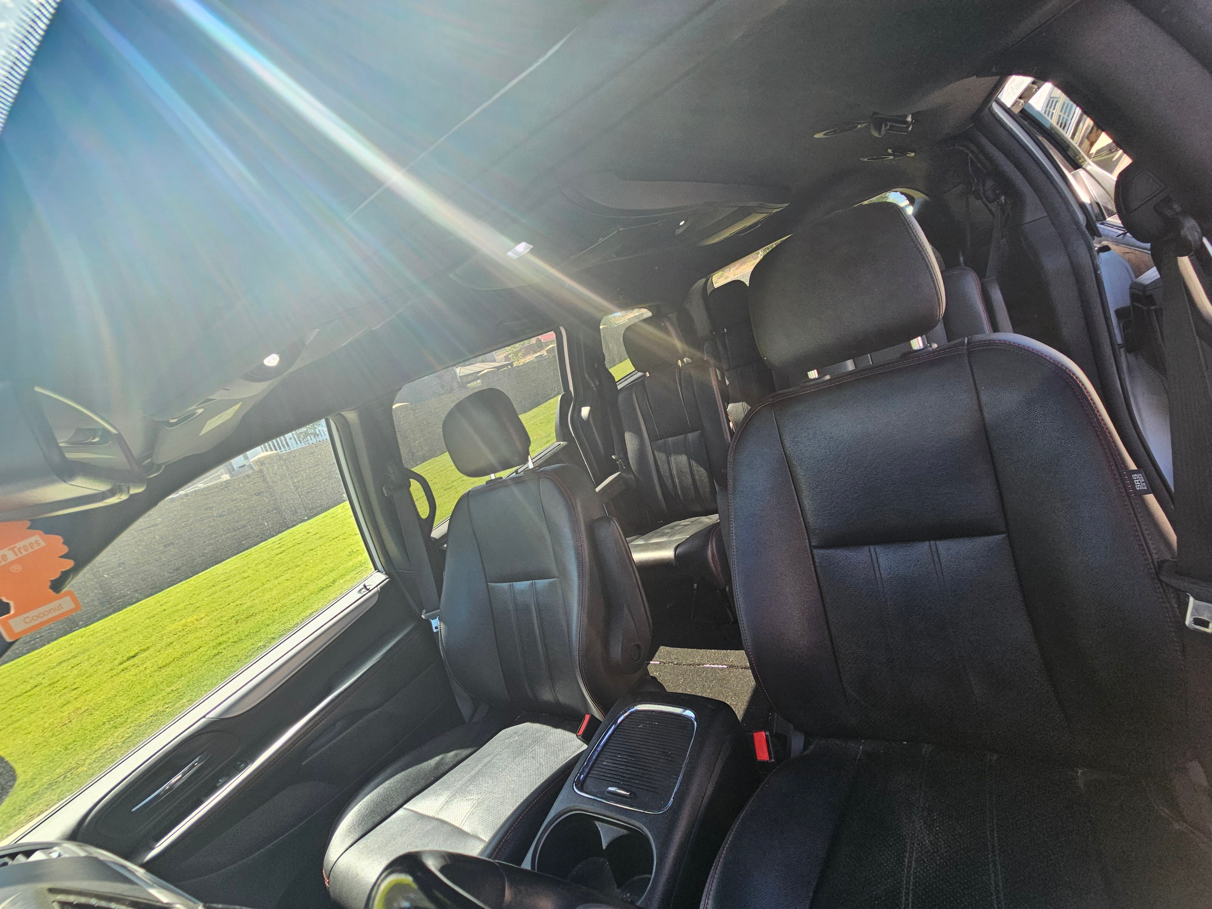Used 2018 Dodge Grand Caravan GT FWD image 3