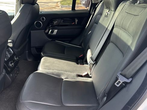 Used 2020 Land Rover Range Rover HSE image 10