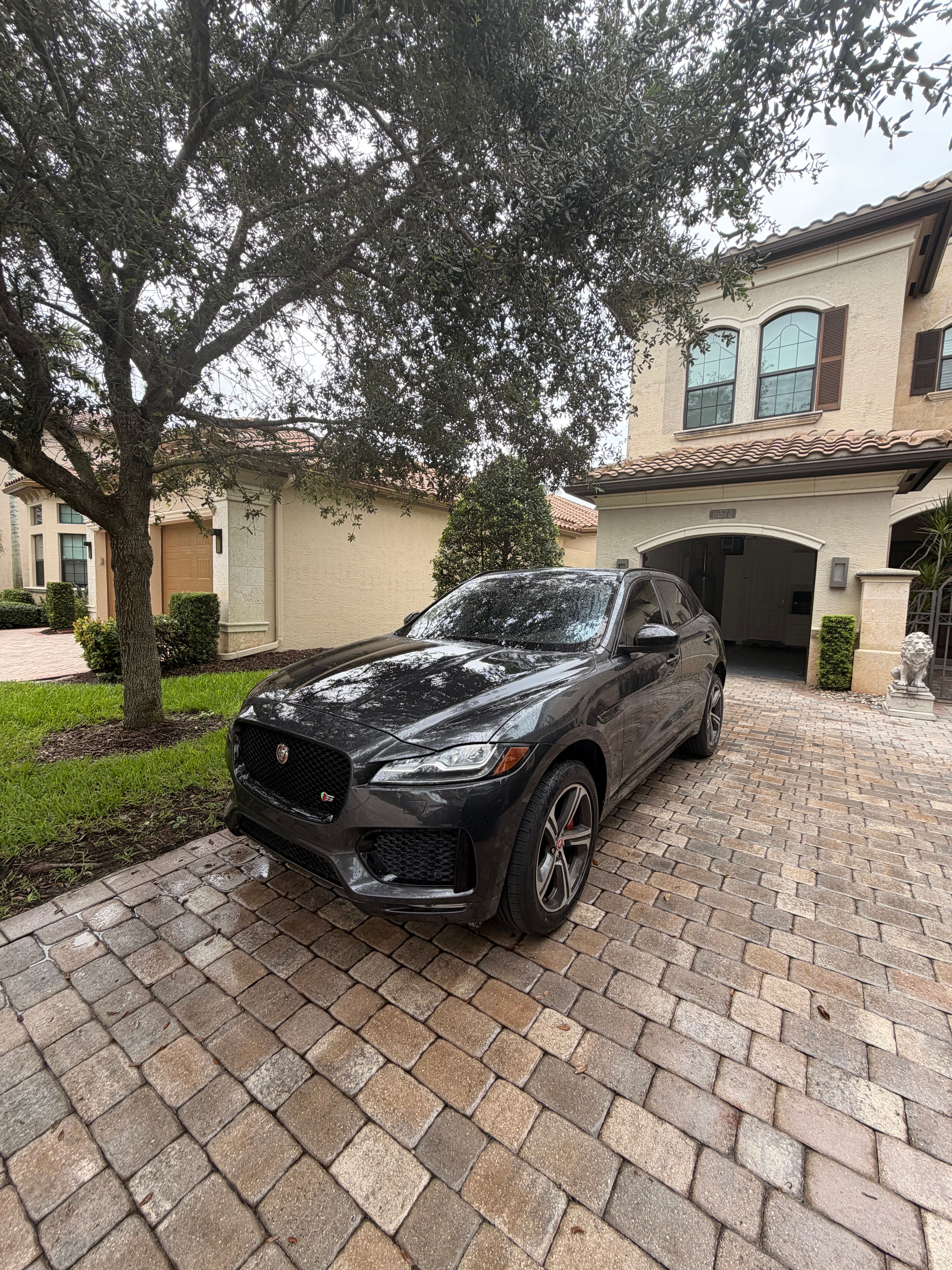 Used 2017 Jaguar F-PACE S AWD/4WD image 4