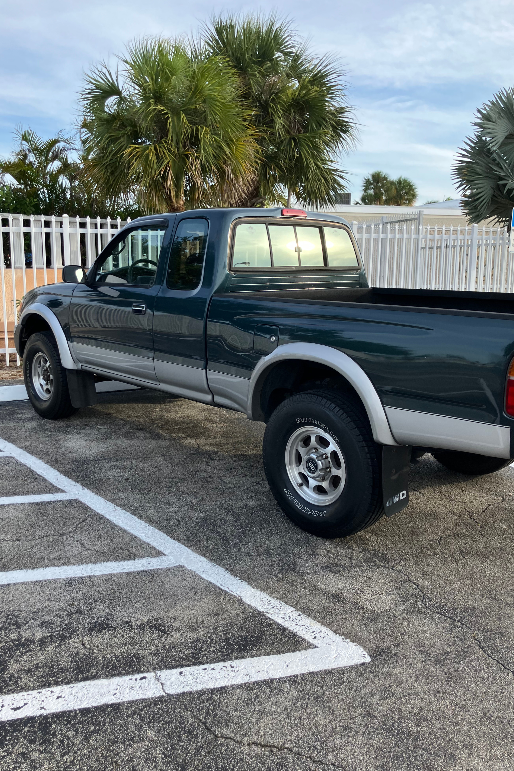 Used 1998 Toyota Tacoma 4x4 Xtracab w/ Convenience Pkg image 9