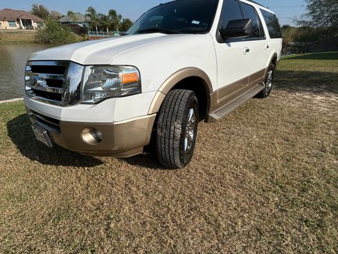 Used 2014 Ford Expedition EL XLT w/ Equipment Group 202A image 2