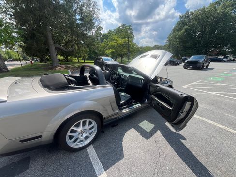 Used 2009 Ford Mustang Shelby GT500 RWD image 11