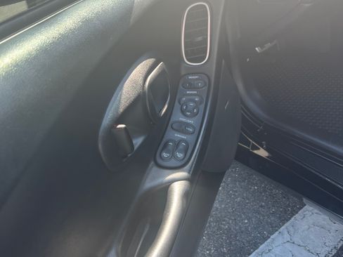 Used 2004 Chevrolet Corvette Convertible w/ Preferred Equipment Group image 20