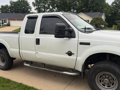 Used 2002 Ford F250 4x4 SuperCab Super Duty image 8