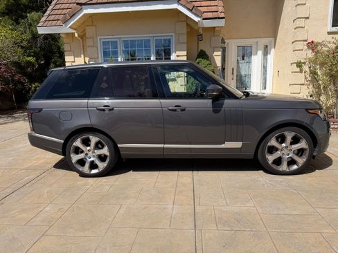 Used 2017 Land Rover Range Rover Supercharged AWD/4WD image 9
