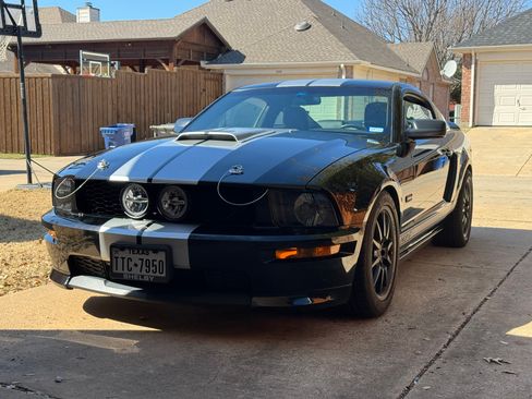 Used 2007 Ford Mustang GT Premium image 2