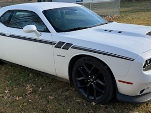 Used 2021 Dodge Challenger R/T w/ Blacktop Package image 1