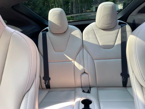 Used 2020 Tesla Model X Long Range image 10