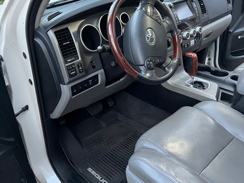 Used 2013 Toyota Sequoia Platinum image 11