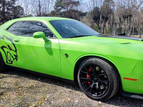 Used 2015 Dodge Challenger SRT Hellcat image 19