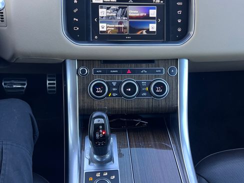Used 2016 Land Rover Range Rover Sport HSE image 6