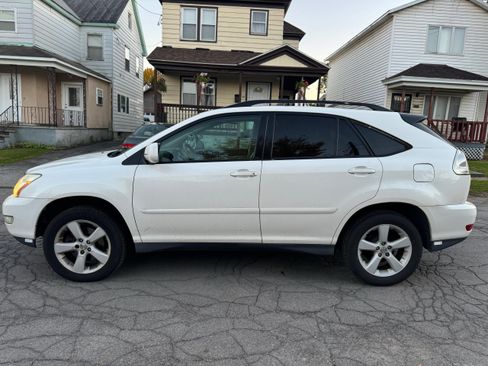 Used 2006 Lexus RX 330 AWD w/ Premium Plus Pkg image 2