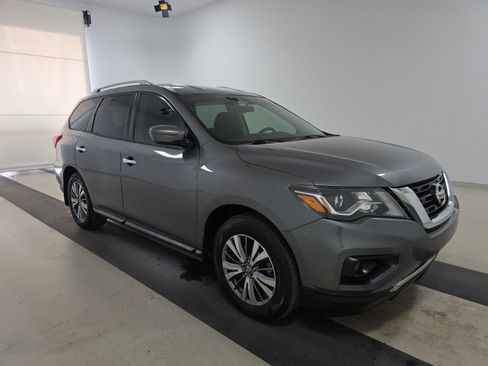 Used 2019 Nissan Pathfinder S FWD image 1