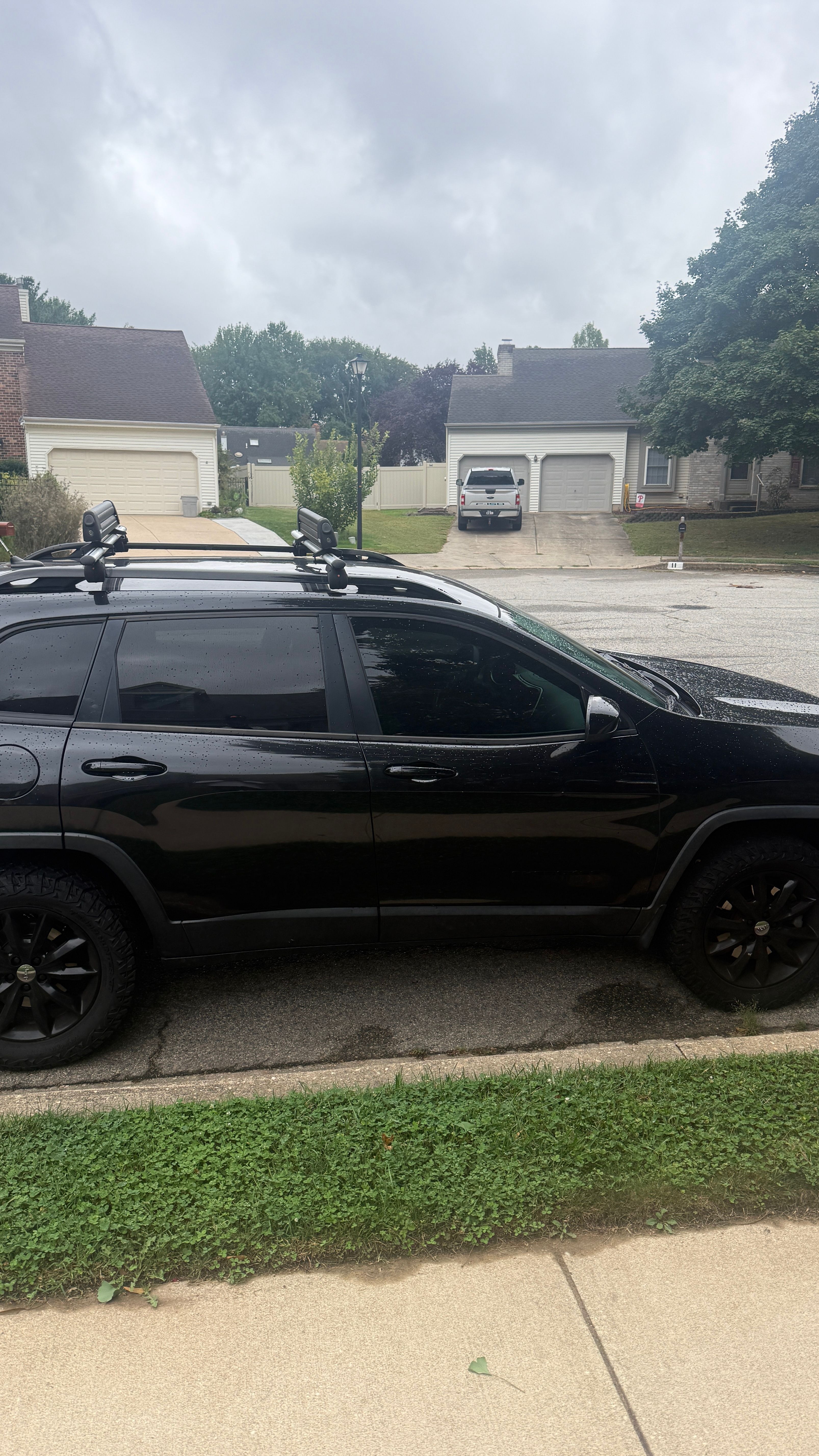 Used 2014 Jeep Cherokee Latitude AWD/4WD image 2