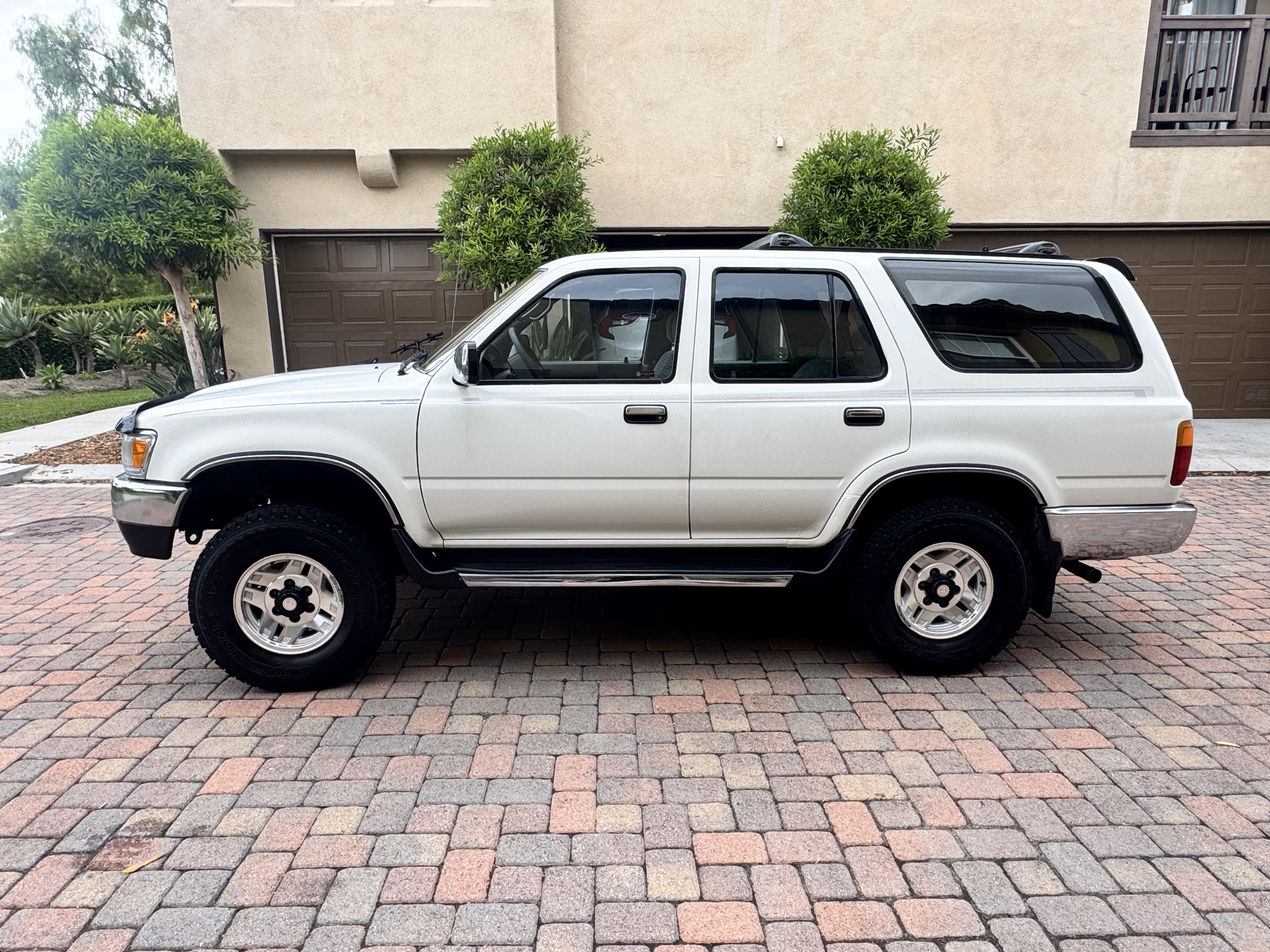 Used 1995 Toyota 4Runner SR5 AWD/4WD image 2