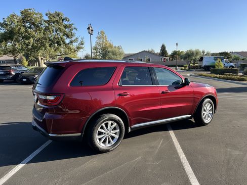 Used 2023 Dodge Durango SXT Launch Edition image 2