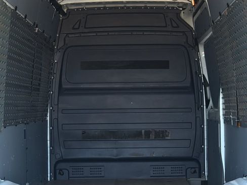 Used 2018 Mercedes-Benz Sprinter 2500 image 14