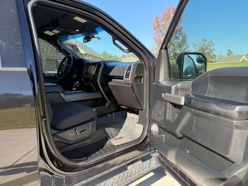 Used 2015 Ford F150 XLT w/ Equipment Group 302A Luxury image 12