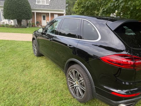 Used 2016 Porsche Cayenne AWD/4WD image 4