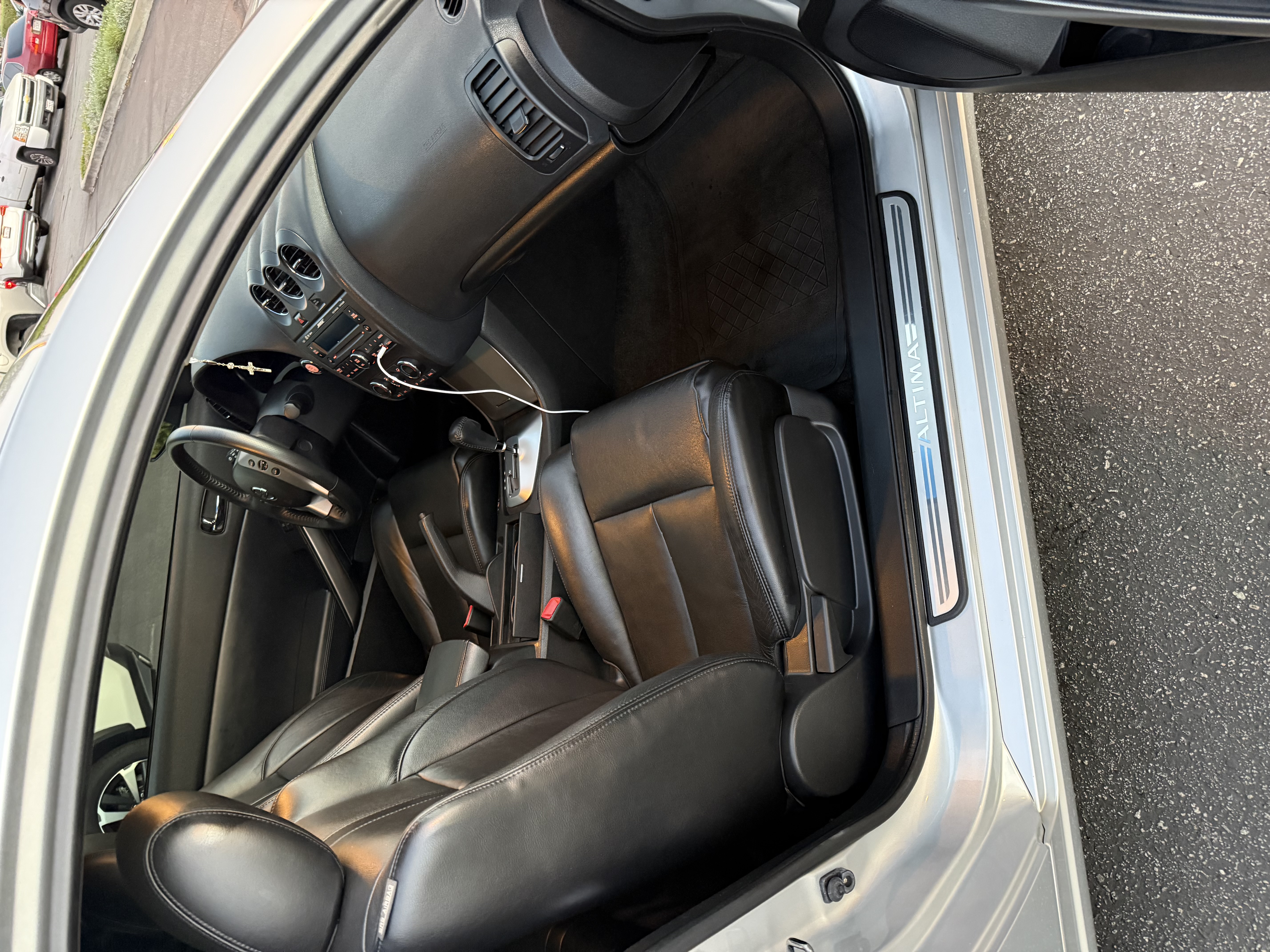 Used 2008 Nissan Altima 3.5 SE w/ Premium Pkg FWD image 6