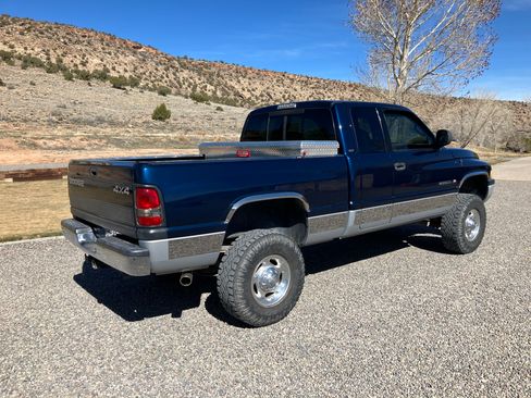 Used 2000 Dodge Ram 2500 Truck 4x4 Quad Cab image 9