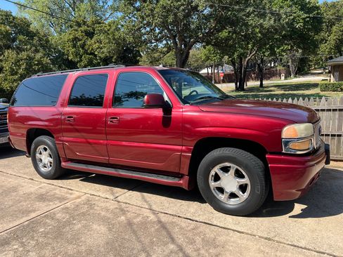 Used 2003 GMC Yukon XL Denali AWD/4WD image 1