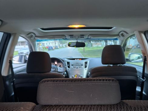 Used 2011 Subaru Outback 2.5i Premium AWD/4WD image 20