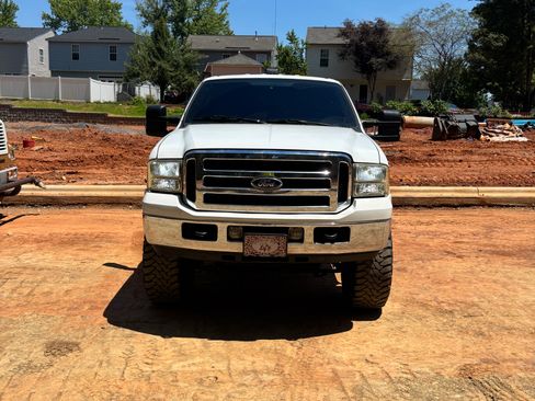 Used 2006 Ford F350 XLT AWD/4WD image 2