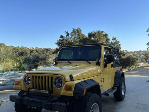 Used 2006 Jeep Wrangler Sport w/ 30" Tire & Wheel Group image 10