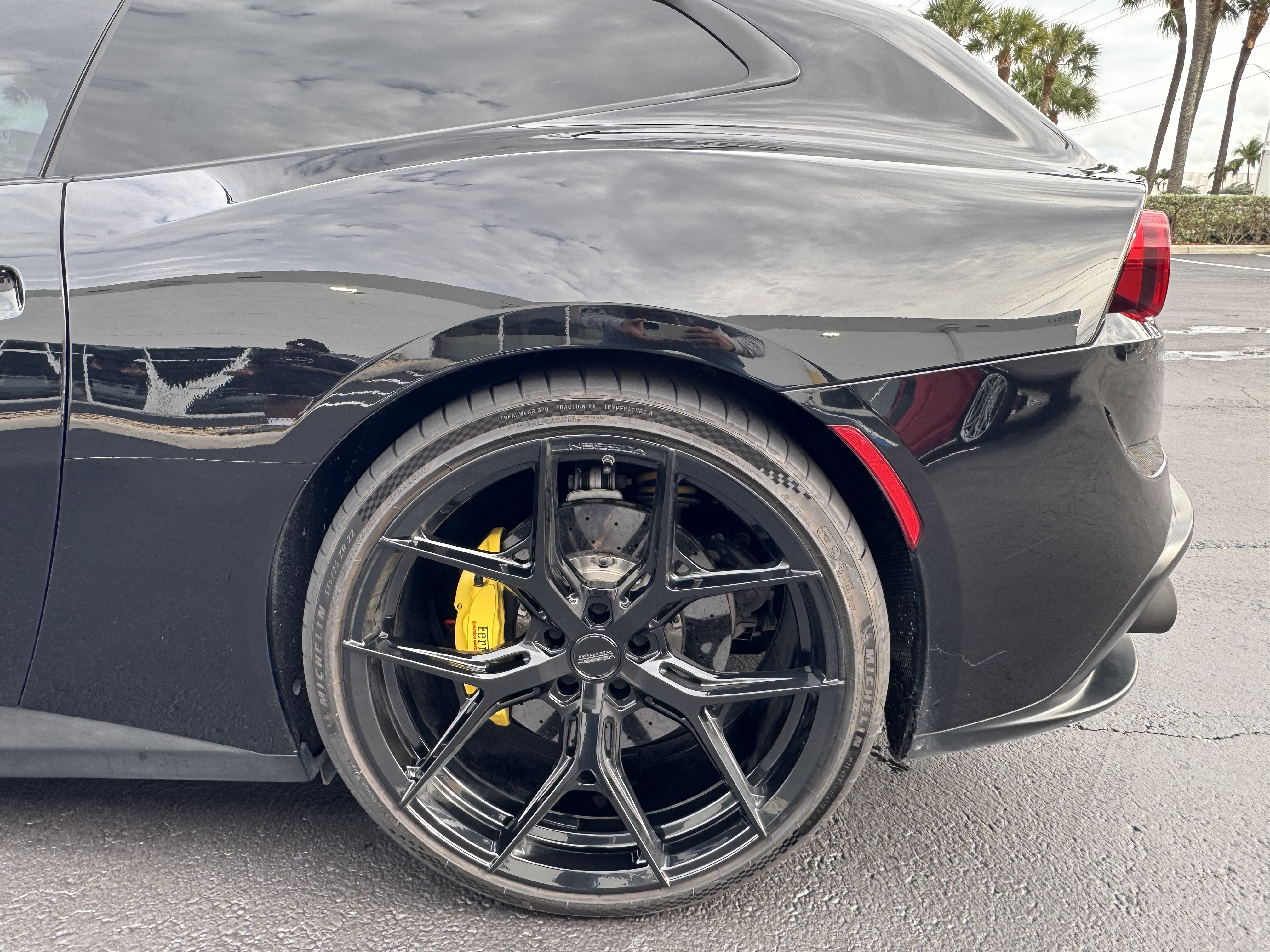 Used 2018 Ferrari GTC4Lusso AWD/4WD image 6