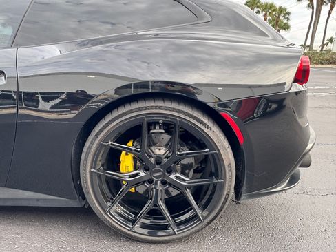 Used 2018 Ferrari GTC4Lusso AWD/4WD image 6