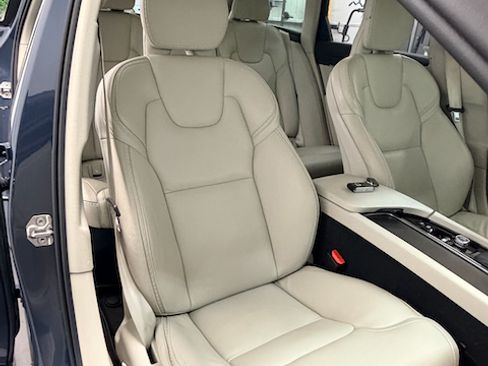 Used 2020 Volvo V90 T6 Cross Country image 16