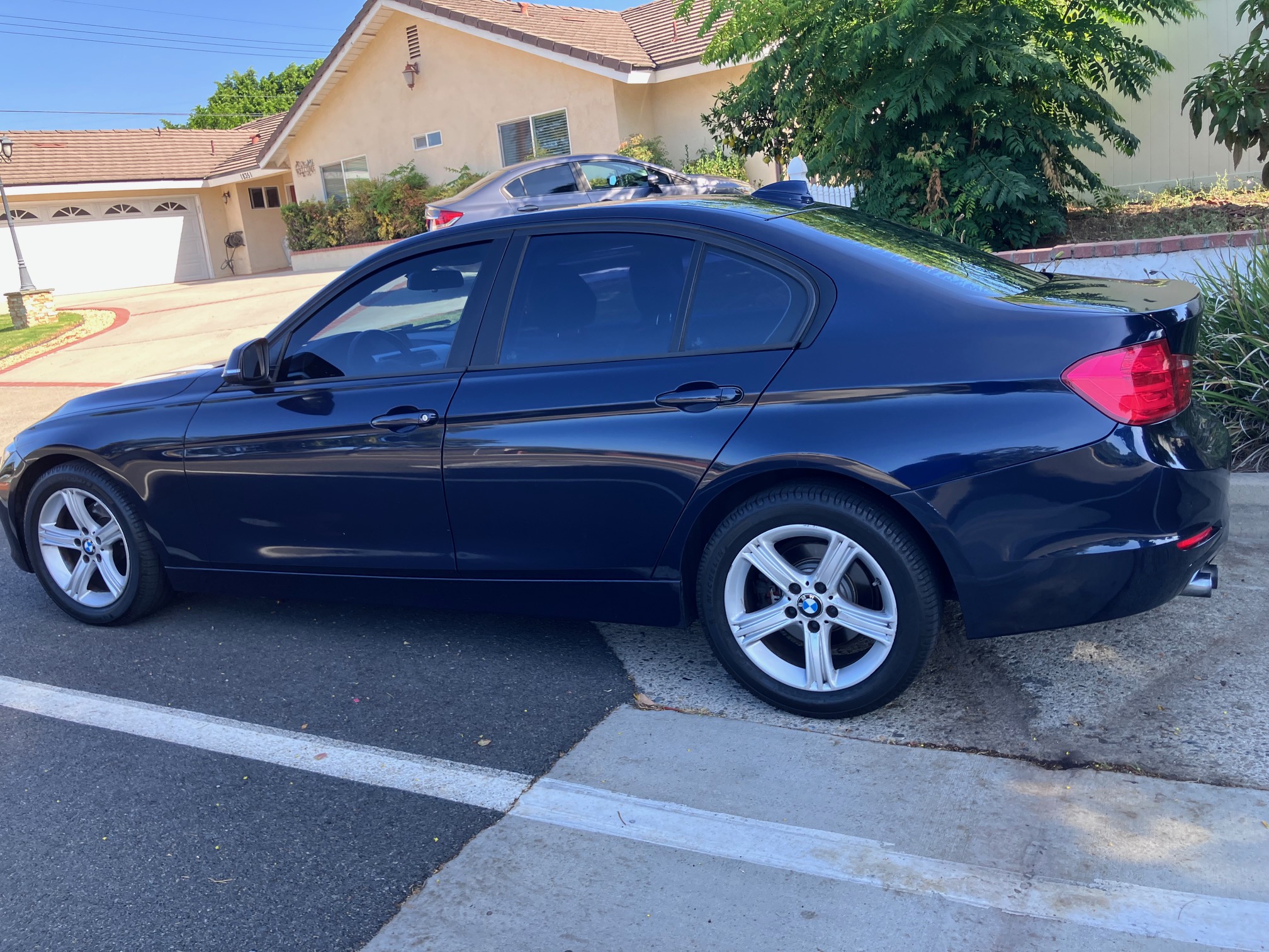 Used 2012 BMW 328i Sedan RWD image 10
