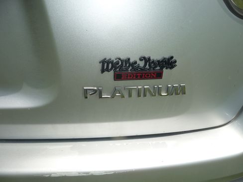 Used 2014 Nissan Pathfinder Platinum FWD image 11