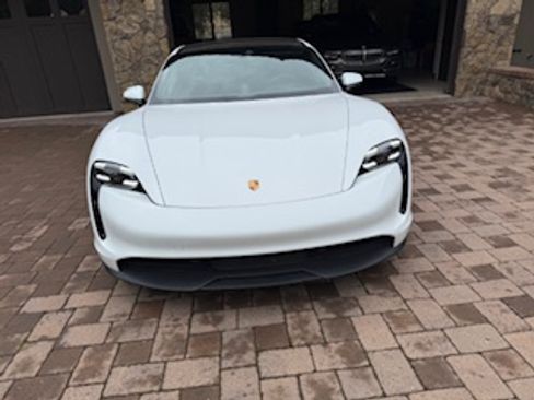 Used 2021 Porsche Taycan 4S image 2