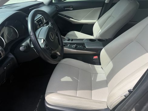 Used 2014 Lexus IS 250 RWD image 9