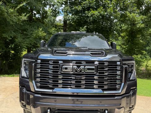 Used 2024 GMC Sierra 2500 Denali Ultimate AWD/4WD image 17