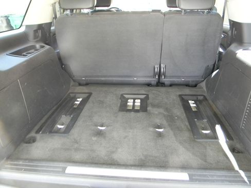 Used 2007 Cadillac Escalade AWD w/ Information Package image 16