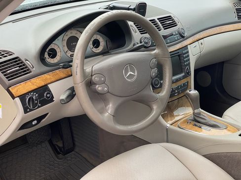 Used 2008 Mercedes-Benz E 350 Sedan image 14