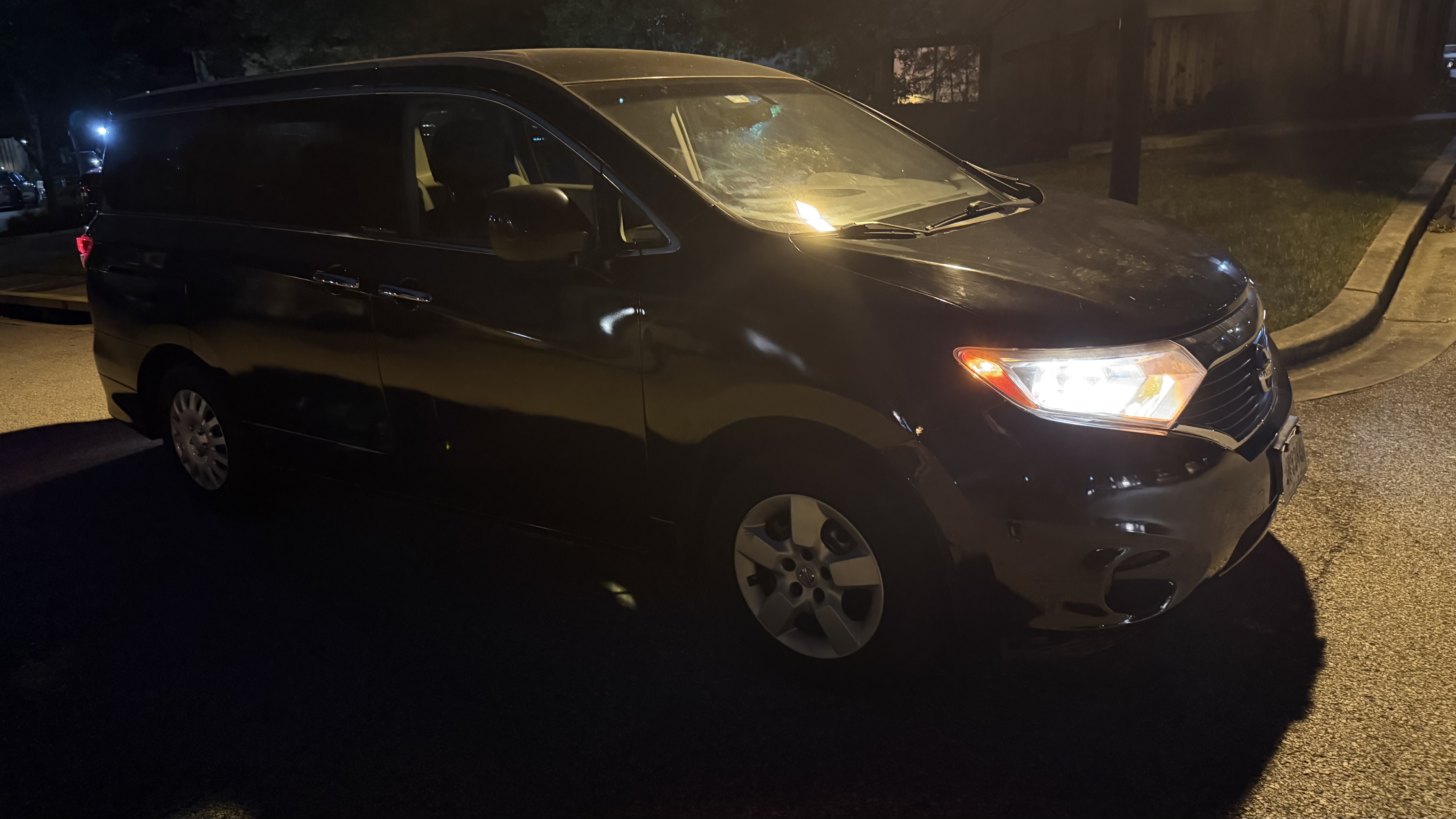 Used 2012 Nissan Quest S FWD image 13