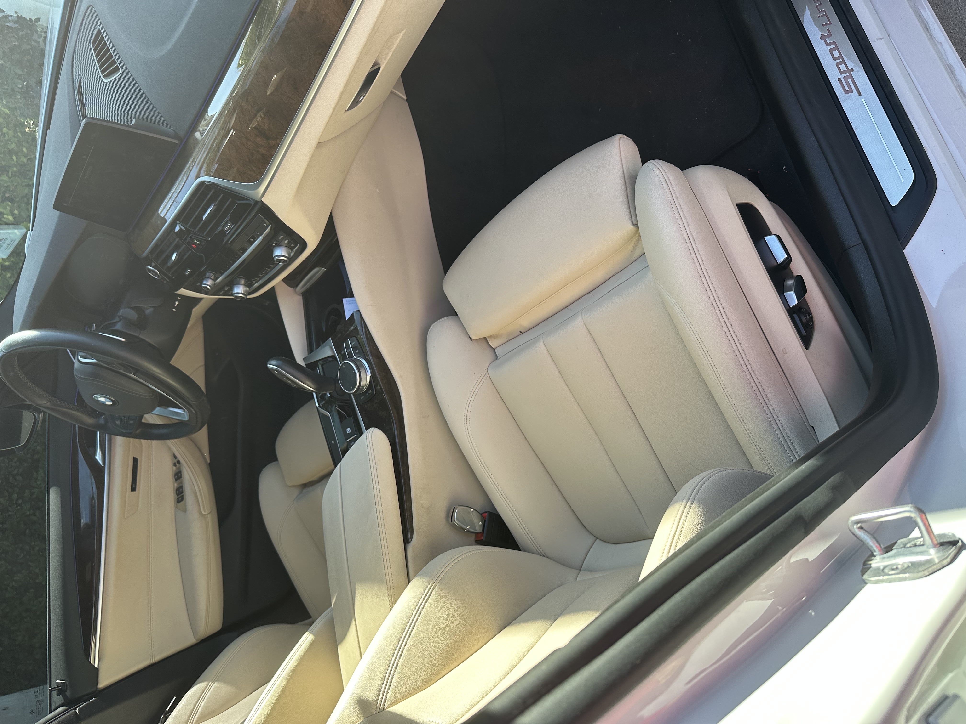 Used 2020 BMW 530i w/ Convenience Package RWD image 4