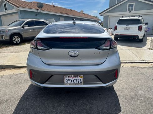 Used 2022 Hyundai Ioniq SEL image 5