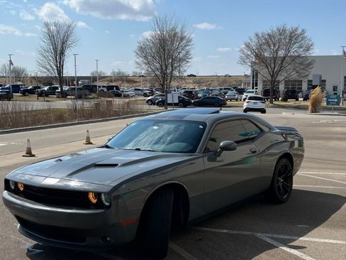 Used 2017 Dodge Challenger SXT Plus image 13