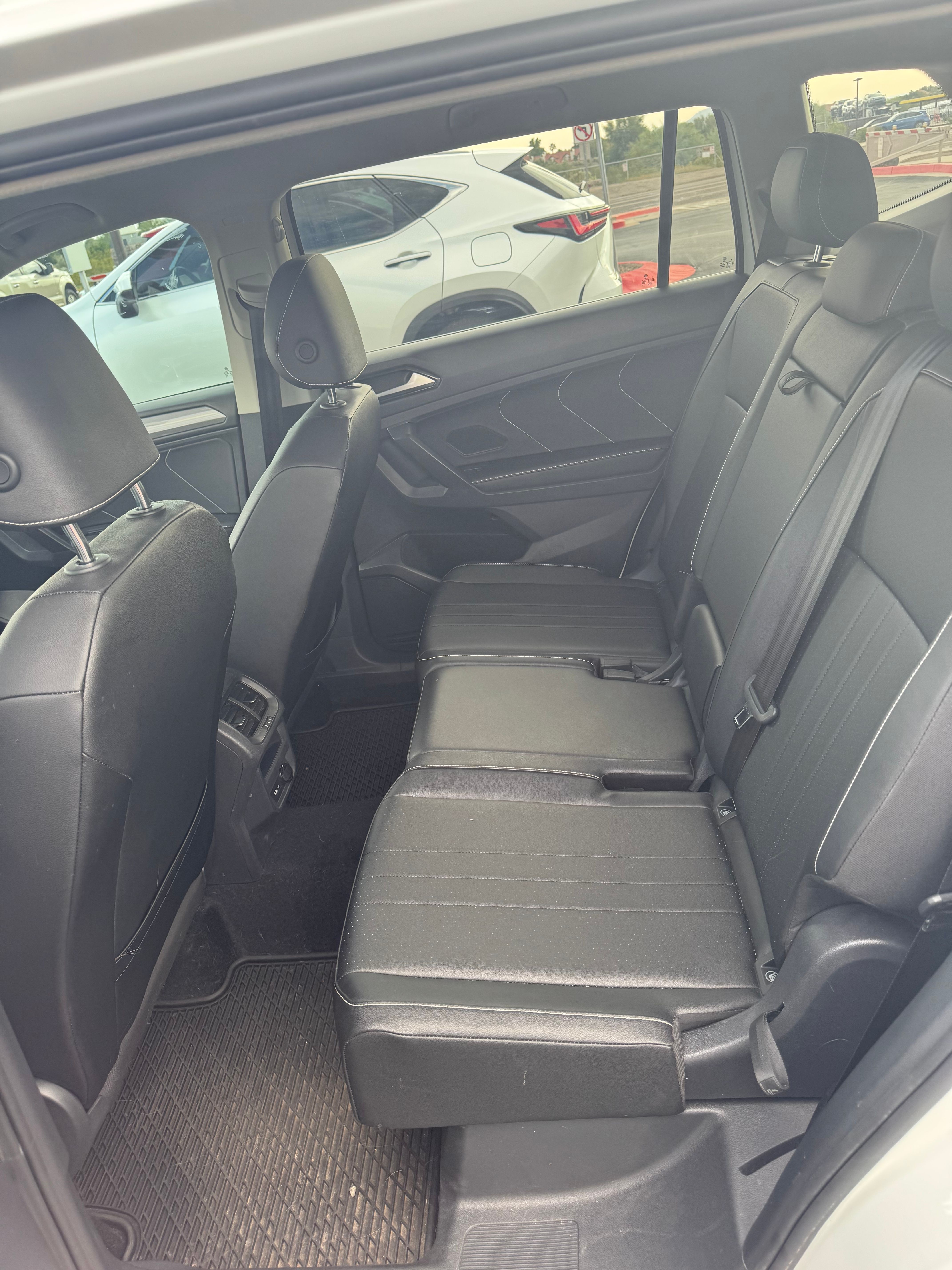 Used 2022 Volkswagen Tiguan SE FWD image 13
