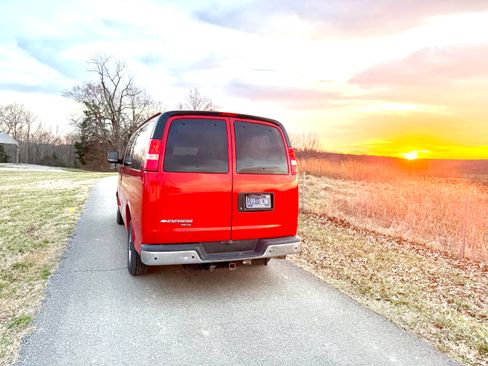Used 2014 Chevrolet Express 3500 LS w/ Cold Climate Package image 8